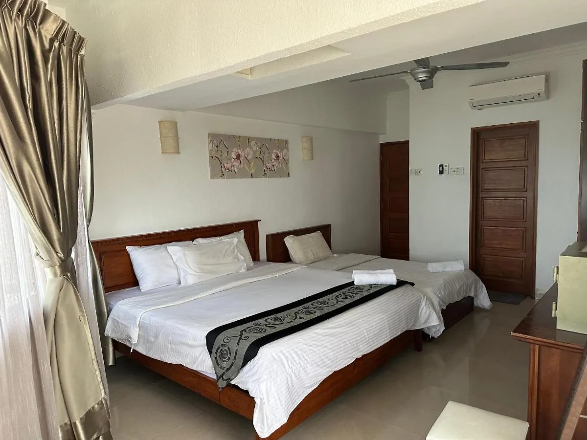 Beach Resort 19 Home Stay Sri Sayang Apartment Batu Ferringhi 3Bedroom