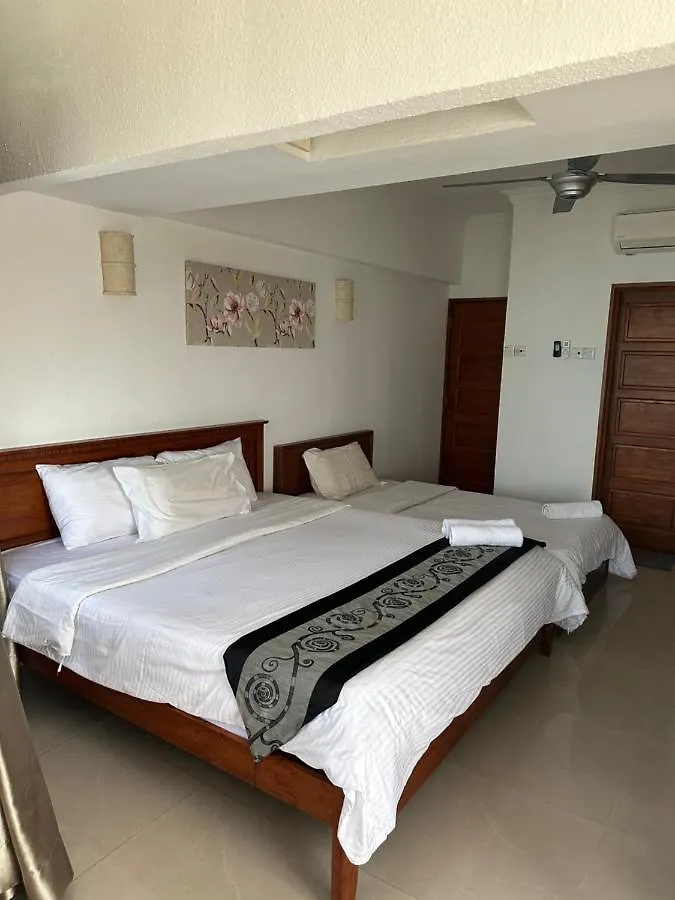 Beach Resort 19 Home Stay Sri Sayang Apartment Batu Ferringhi 3Bedroom